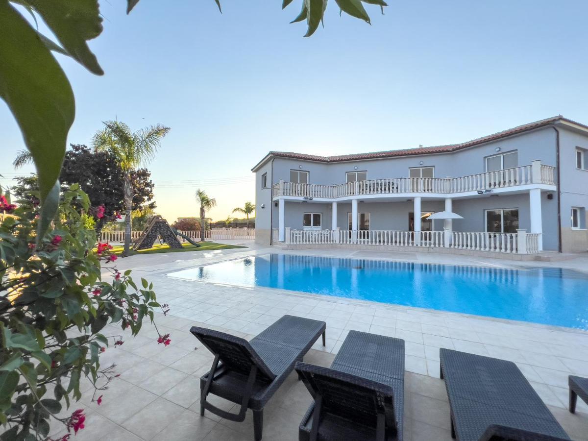 Grand Villa Lynn Seaview Agia Napa Exterior foto