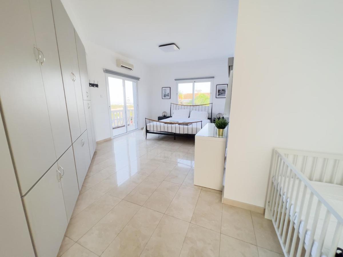 Grand Villa Lynn Seaview Agia Napa Exterior foto