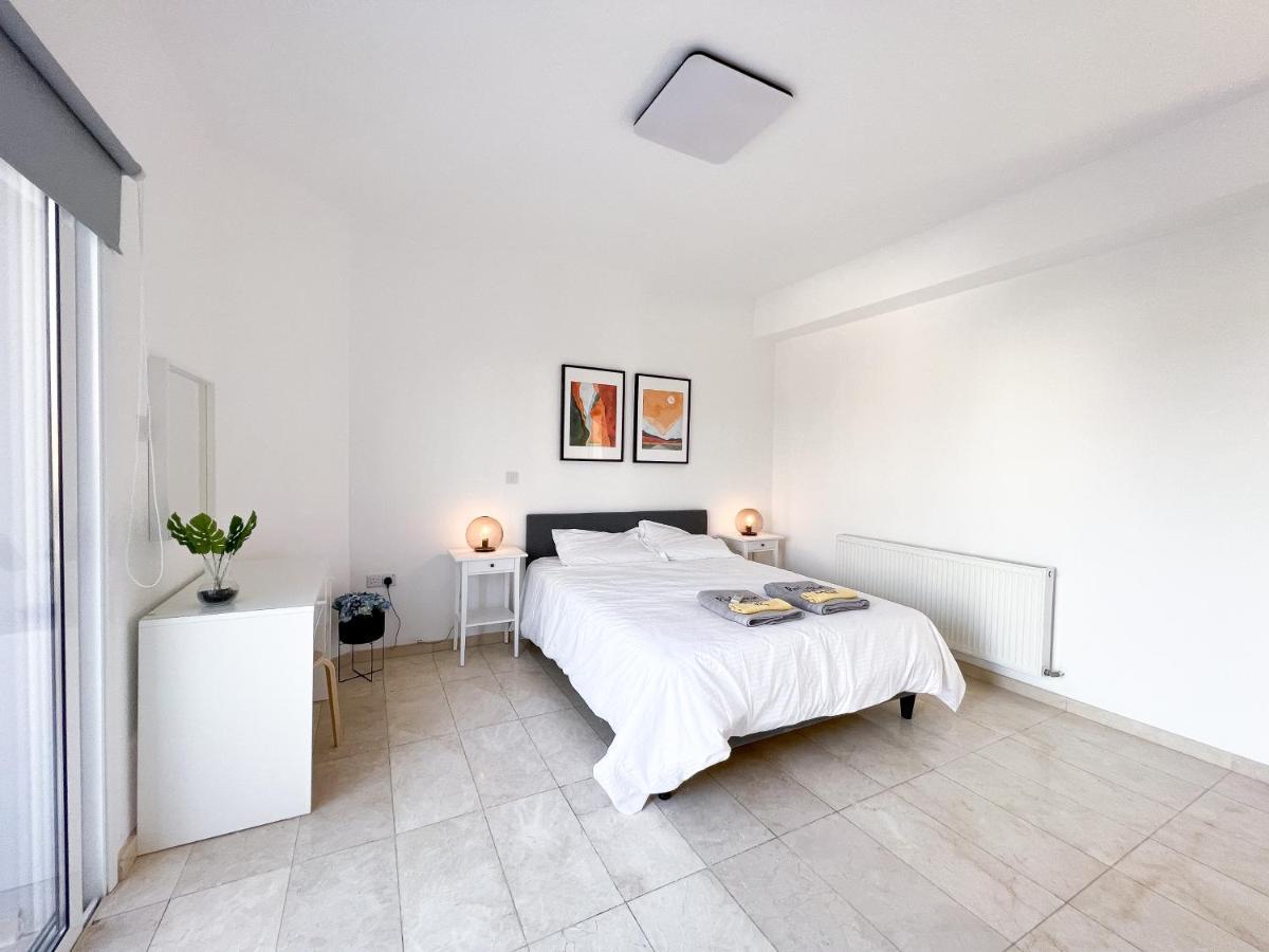 Grand Villa Lynn Seaview Agia Napa Exterior foto