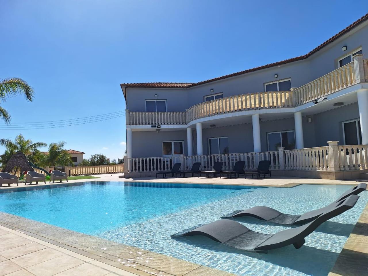 Grand Villa Lynn Seaview Agia Napa Exterior foto