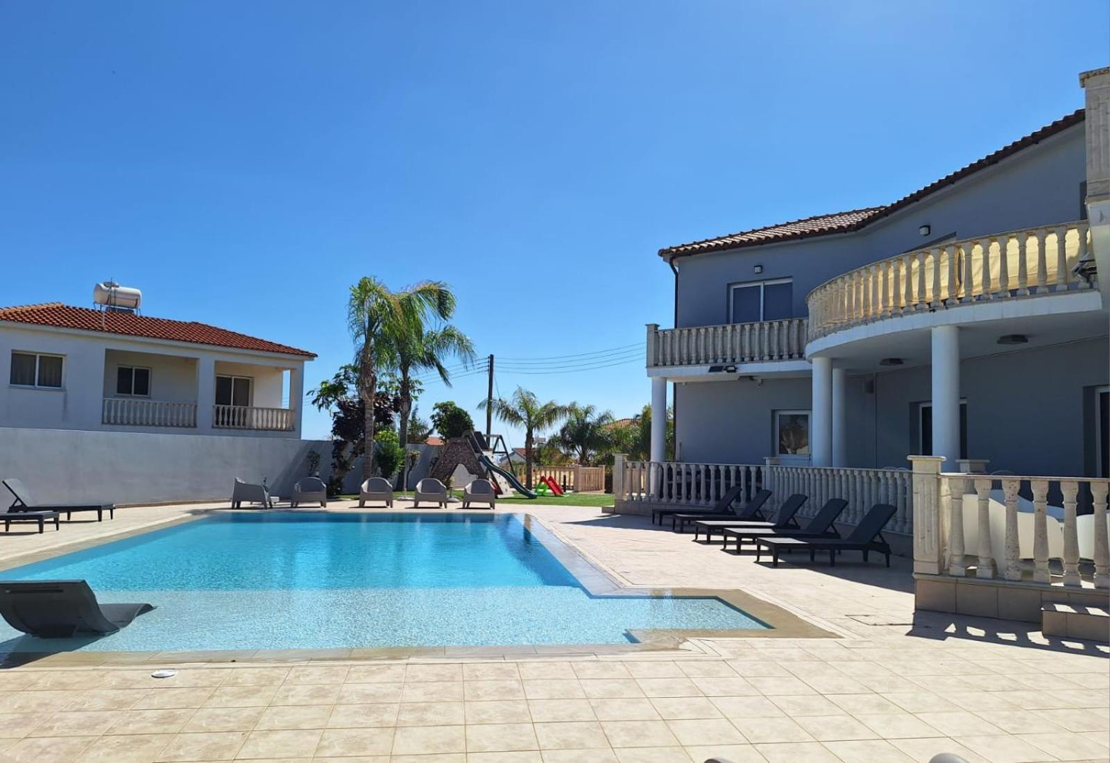Grand Villa Lynn Seaview Agia Napa Exterior foto
